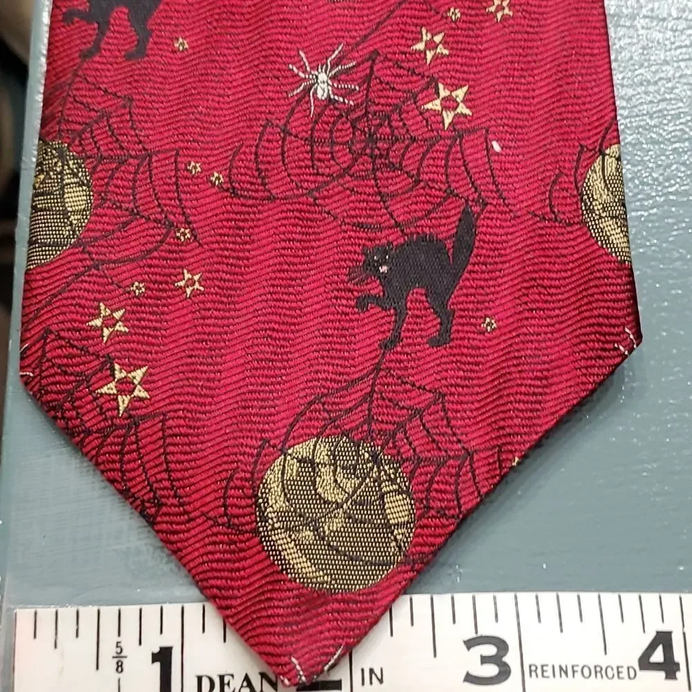 ROBERT TABOLTT mens silk tie Hand sewn. HALLOWEEN CATS. RED, BLACK AND GOLD. NWT